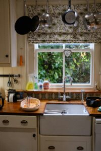 Dirty dishes<br/>Source: Anna Sila @Unsplash