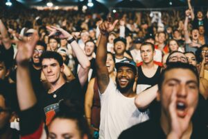 Crowd of people<br/>Source: Nicholas Green @Unsplash